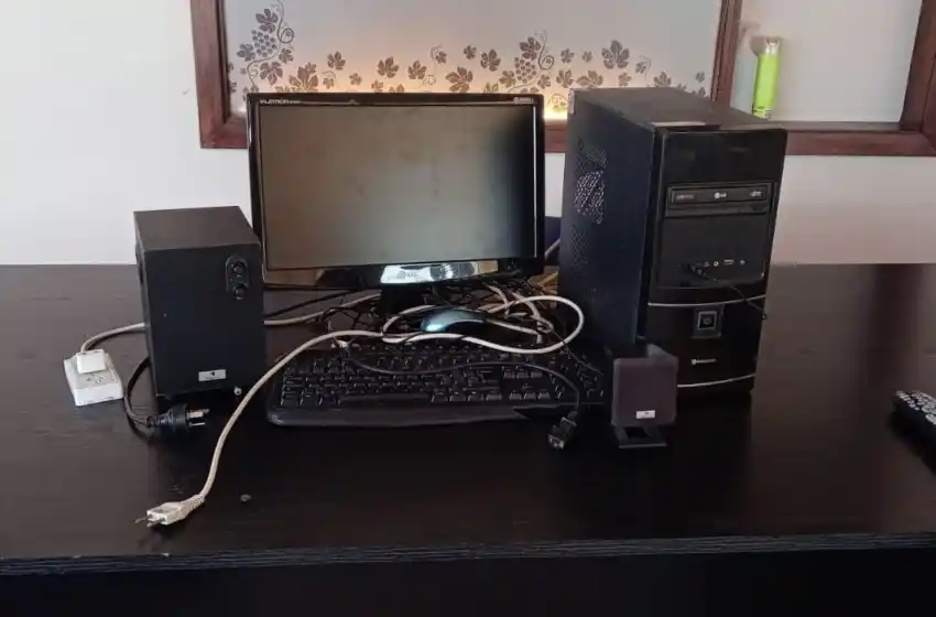 Robó una computadora de una funeraria