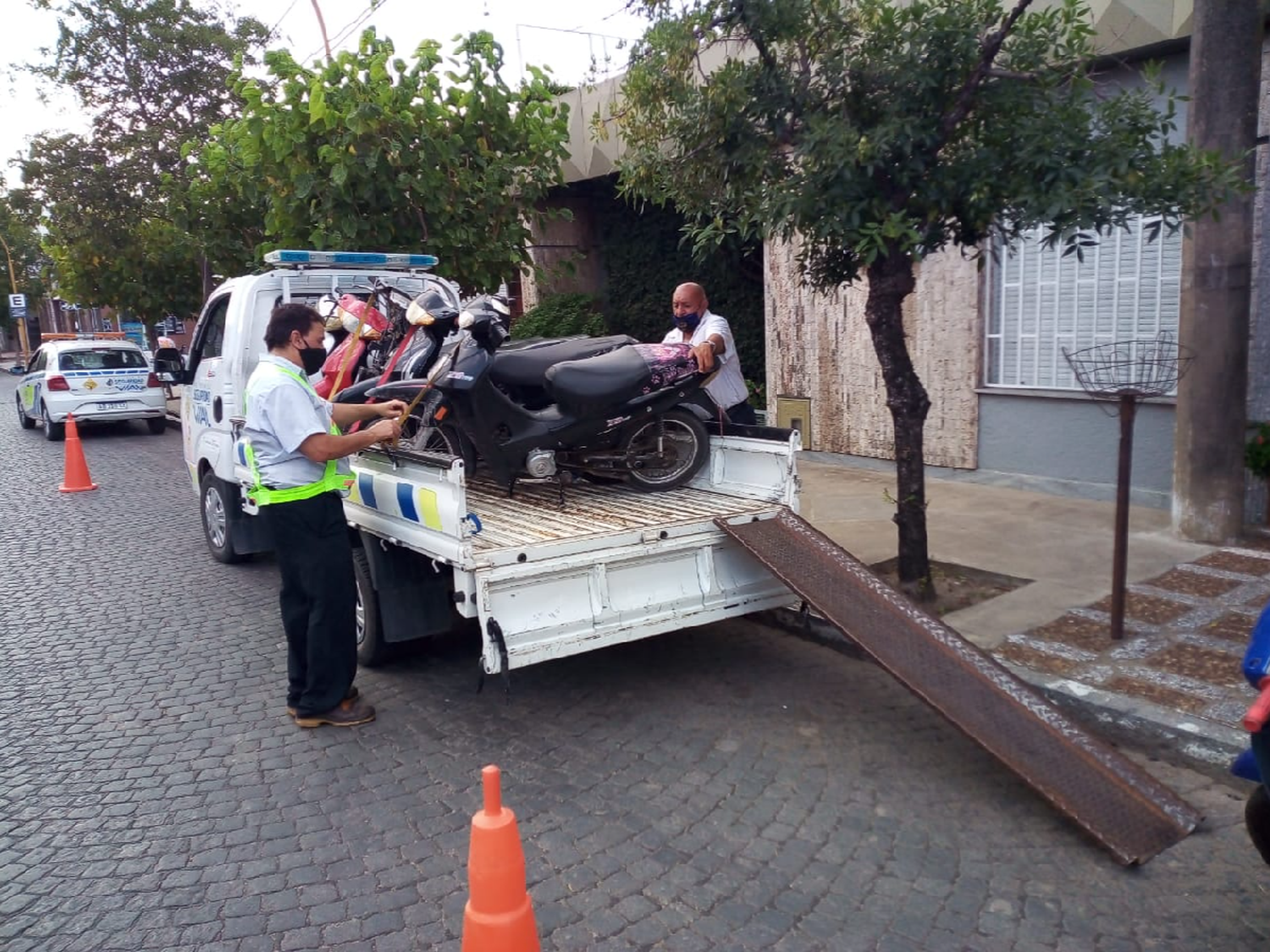 En nuevos controles de tránsito retuvieron 28 motos y un auto