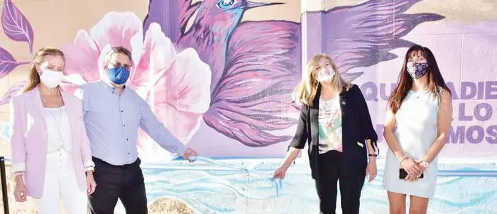 MURAL: �SQue nadie nos diga lo que podemos ser⬝