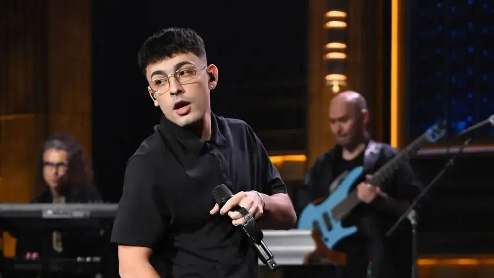 Trueno conquistó el escenario de Jimmy Fallon con los Wachiturros y el estreno de su disco "TURR4ZO".