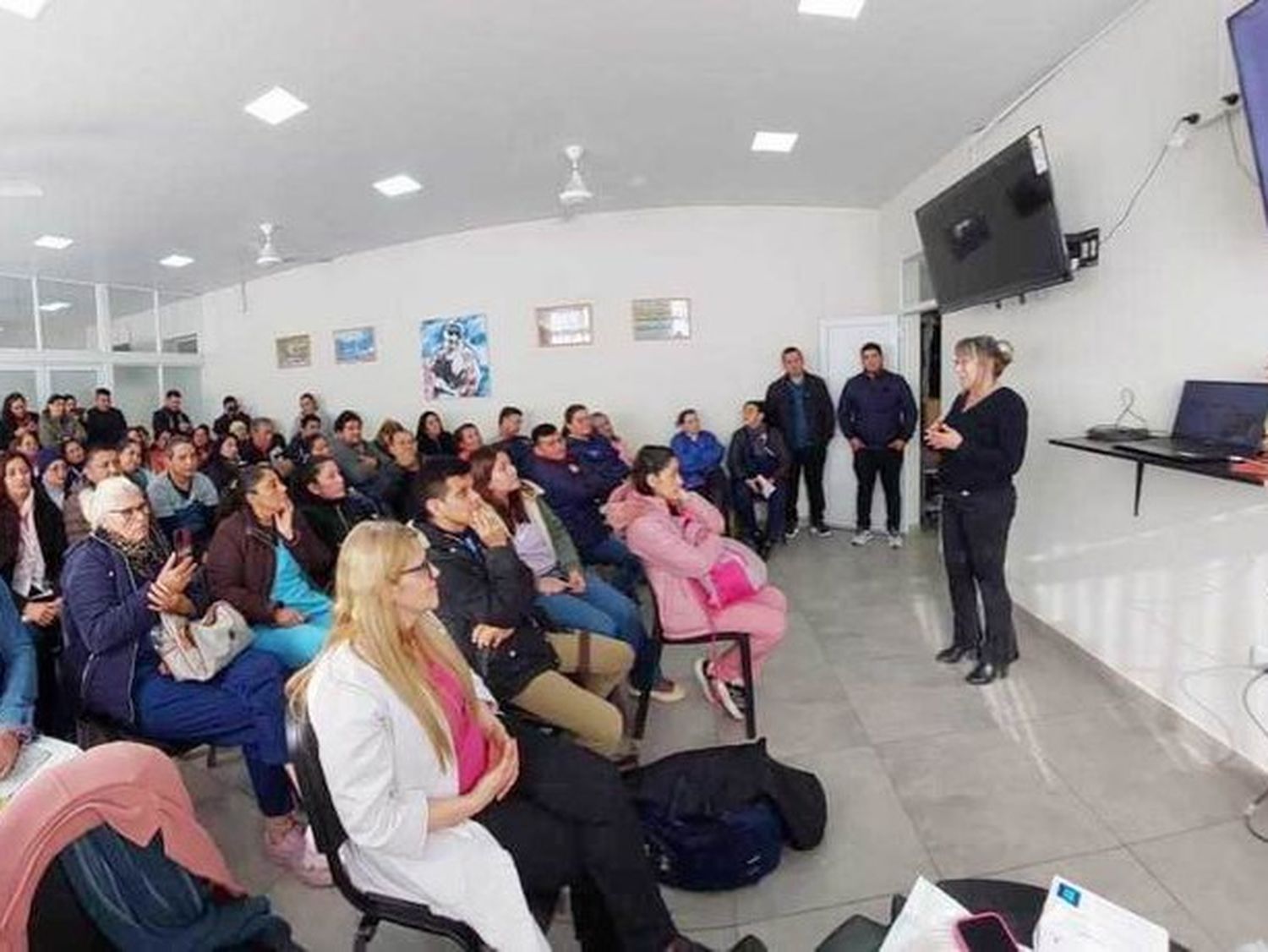 Capacitaron en traslados y protocolos de
atención a los equipos de los Distritos 1 y 2