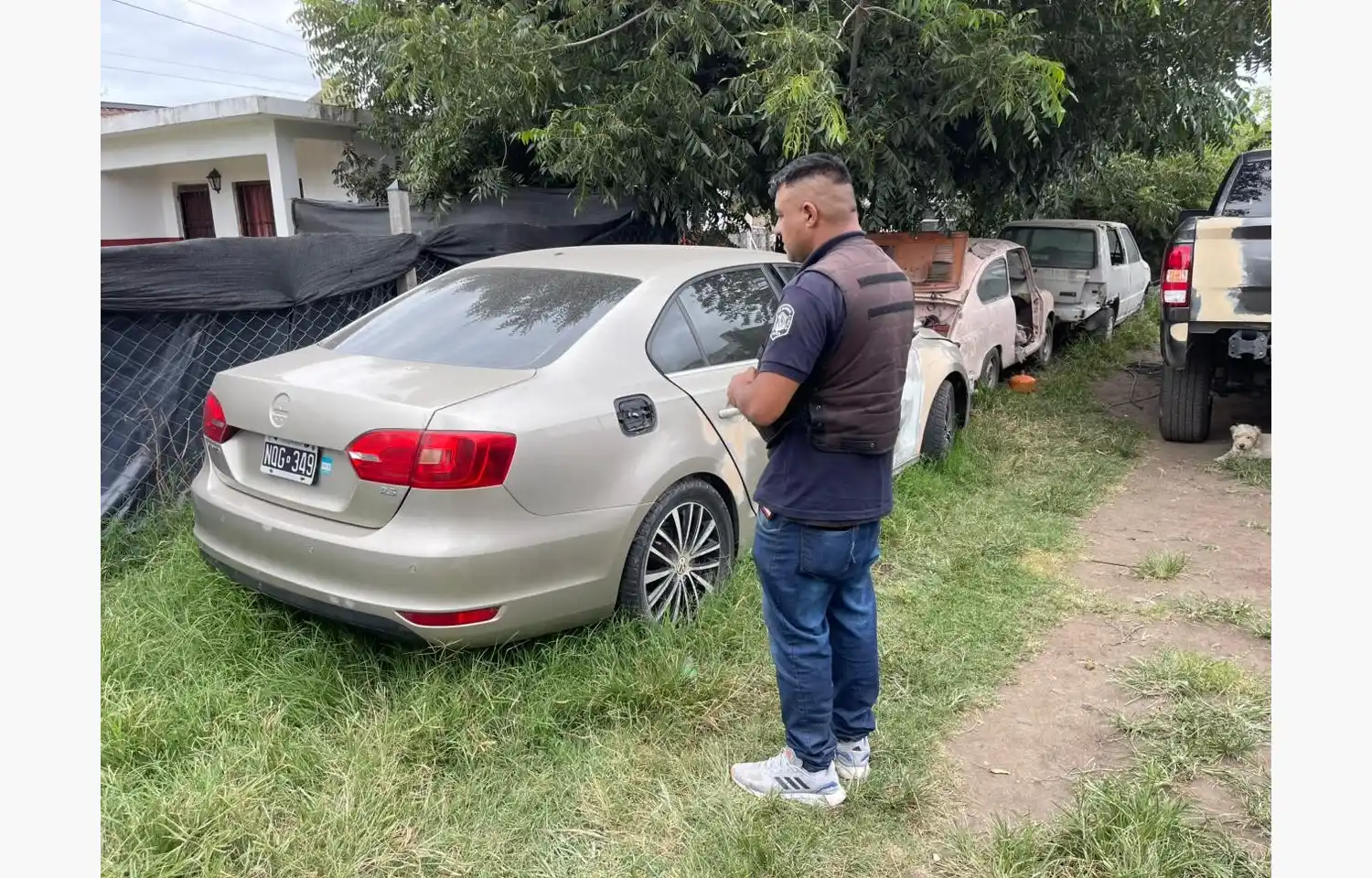 Personal policial recuperó el auto y clausuró el taller.