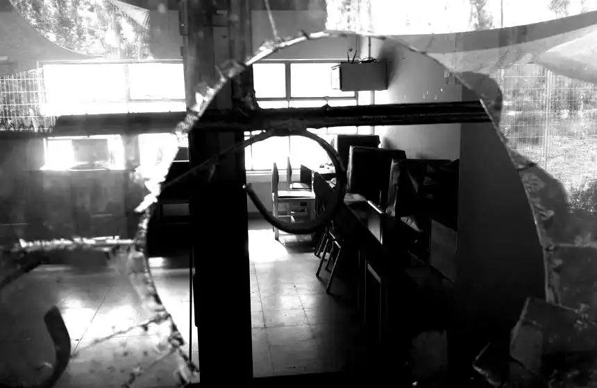 Mejorar la infraestructura de escuelas locales, la gran deuda