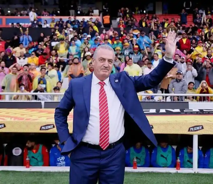 Gustavo Alfaro.
