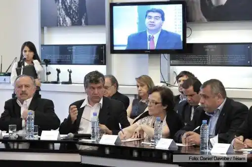 El Gobierno propone una agenda productiva para crear 300 mil empleos