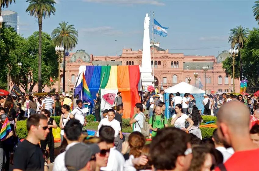 Por decreto, el Gobierno estableció un cupo laboral para travestis, transexuales y transgénero