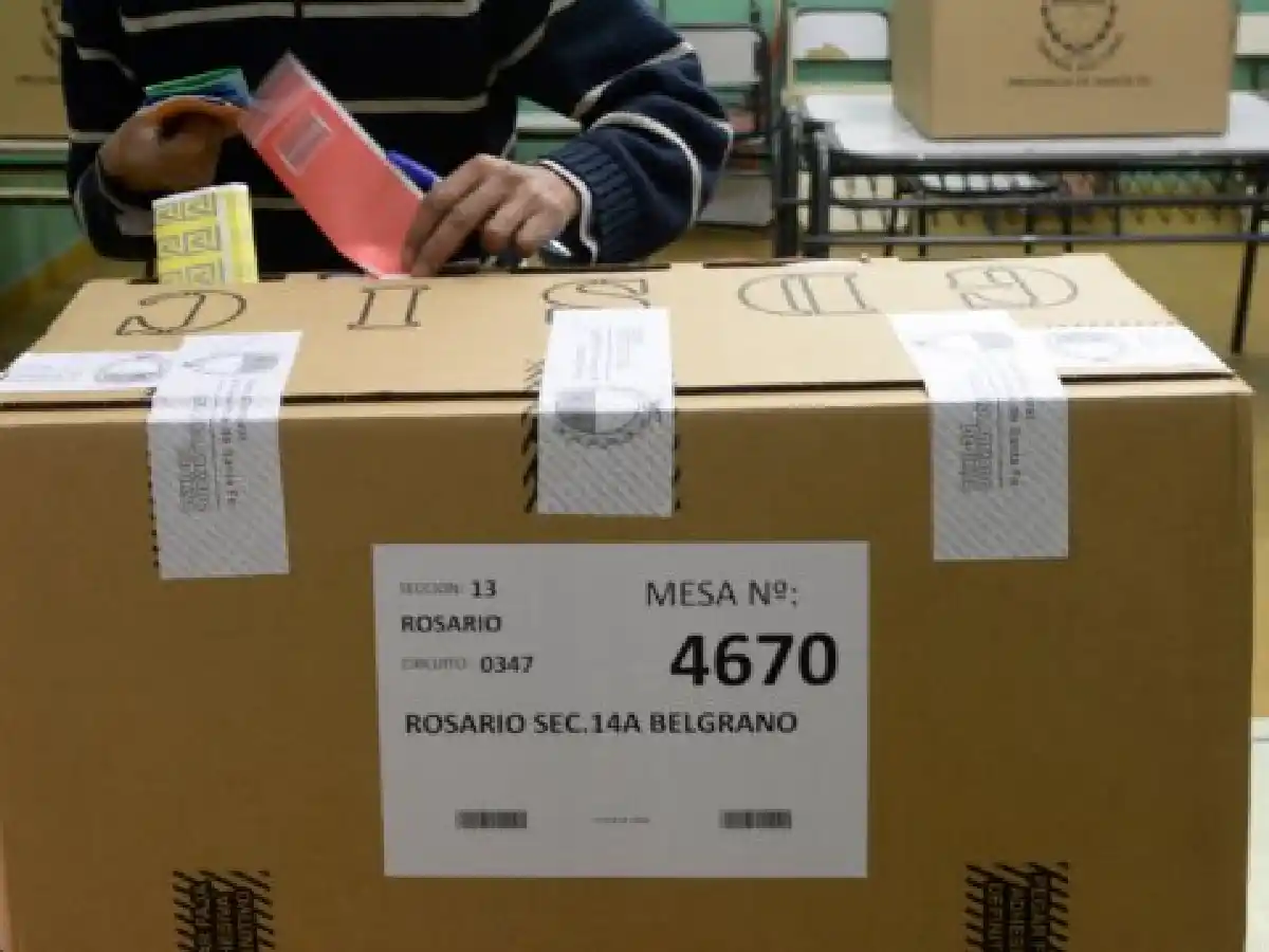Cerraron los comicios en Santa Fe con una participación del 70%