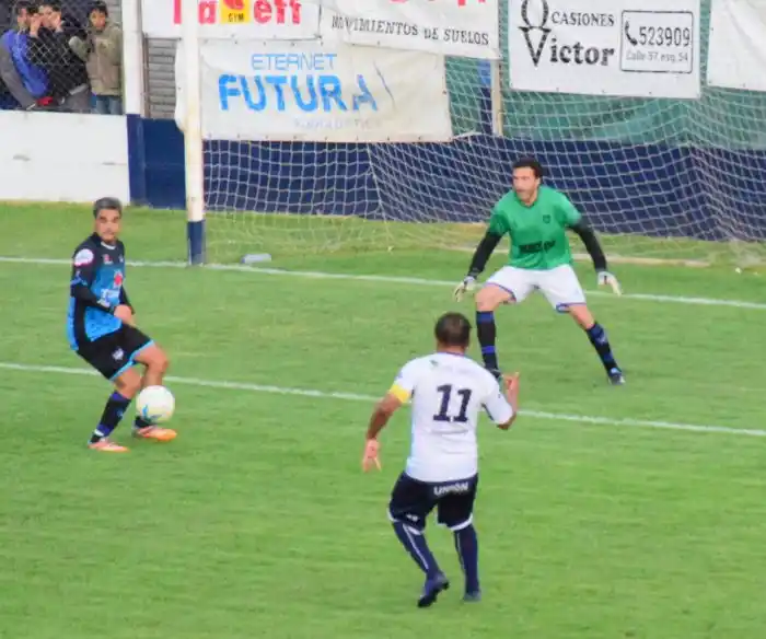 Empate y negocio para ser finalista