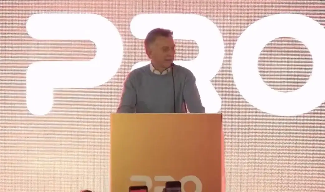 La decisión fue informada por el propio Macri a través de un mensaje enviado al grupo interno de la conducción partidaria.