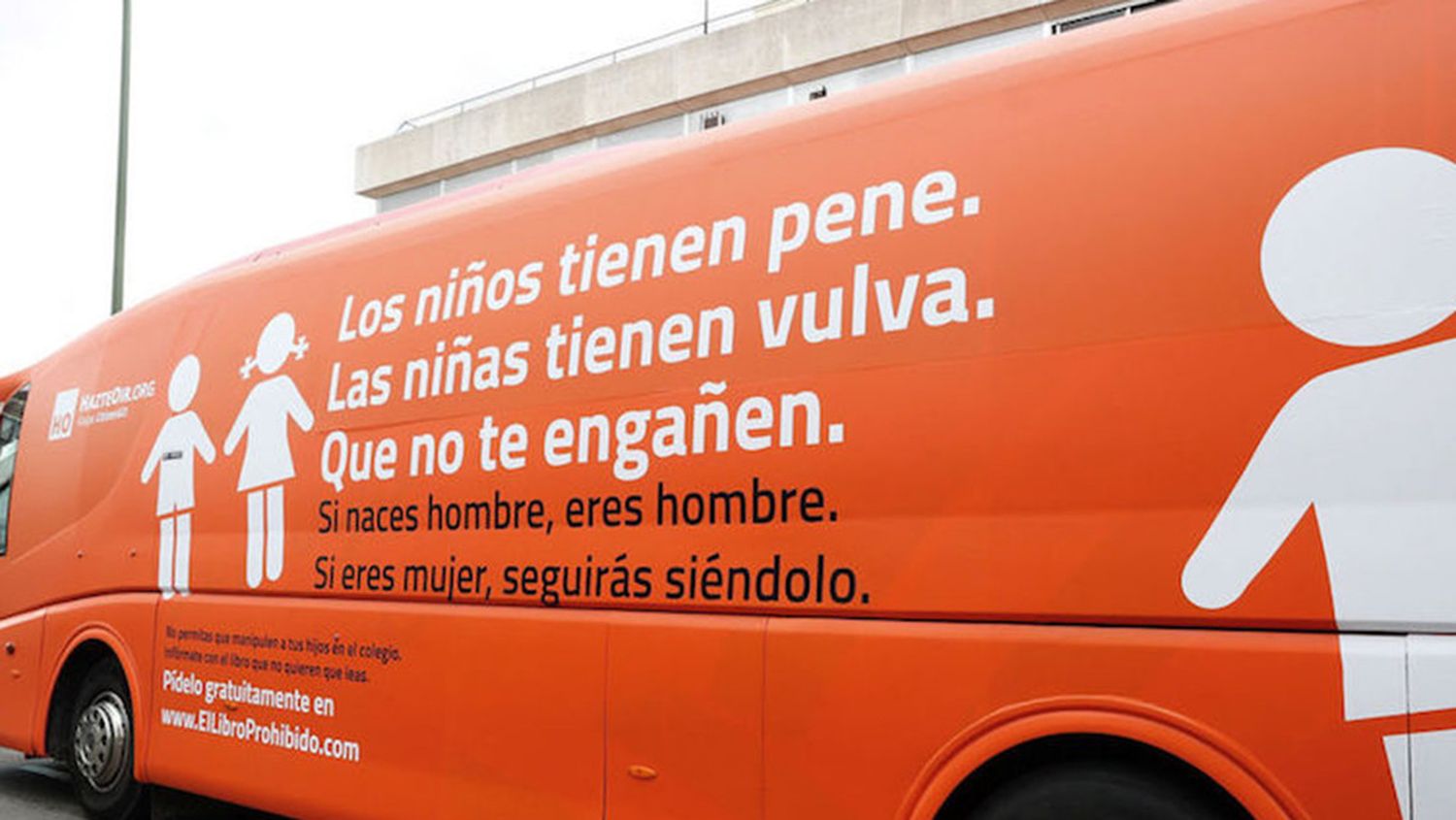 Indignación en Chile: un autobús con frases homofóbicas volverá a circular