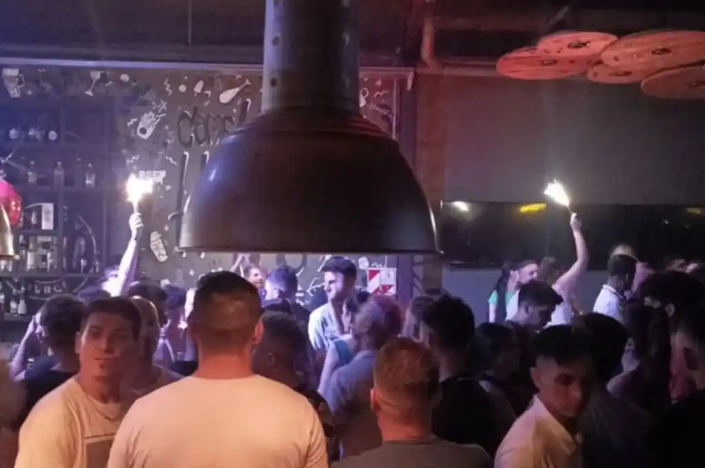 Prendieron una bengala en un boliche