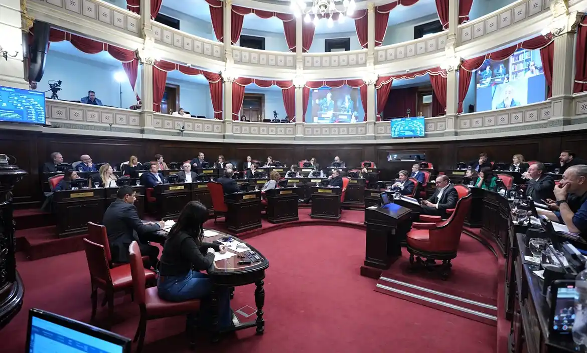 El Senado bonaerense aprobó las reelecciones indefinidas para legisladores