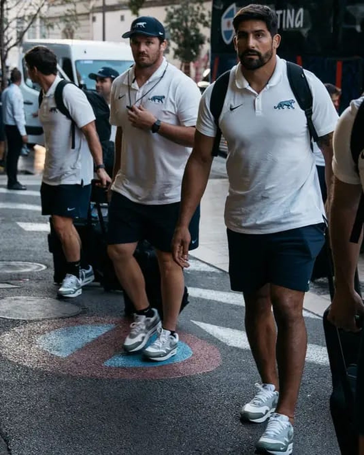 Con Bruni de suplente, Cheika definió la formación del debut