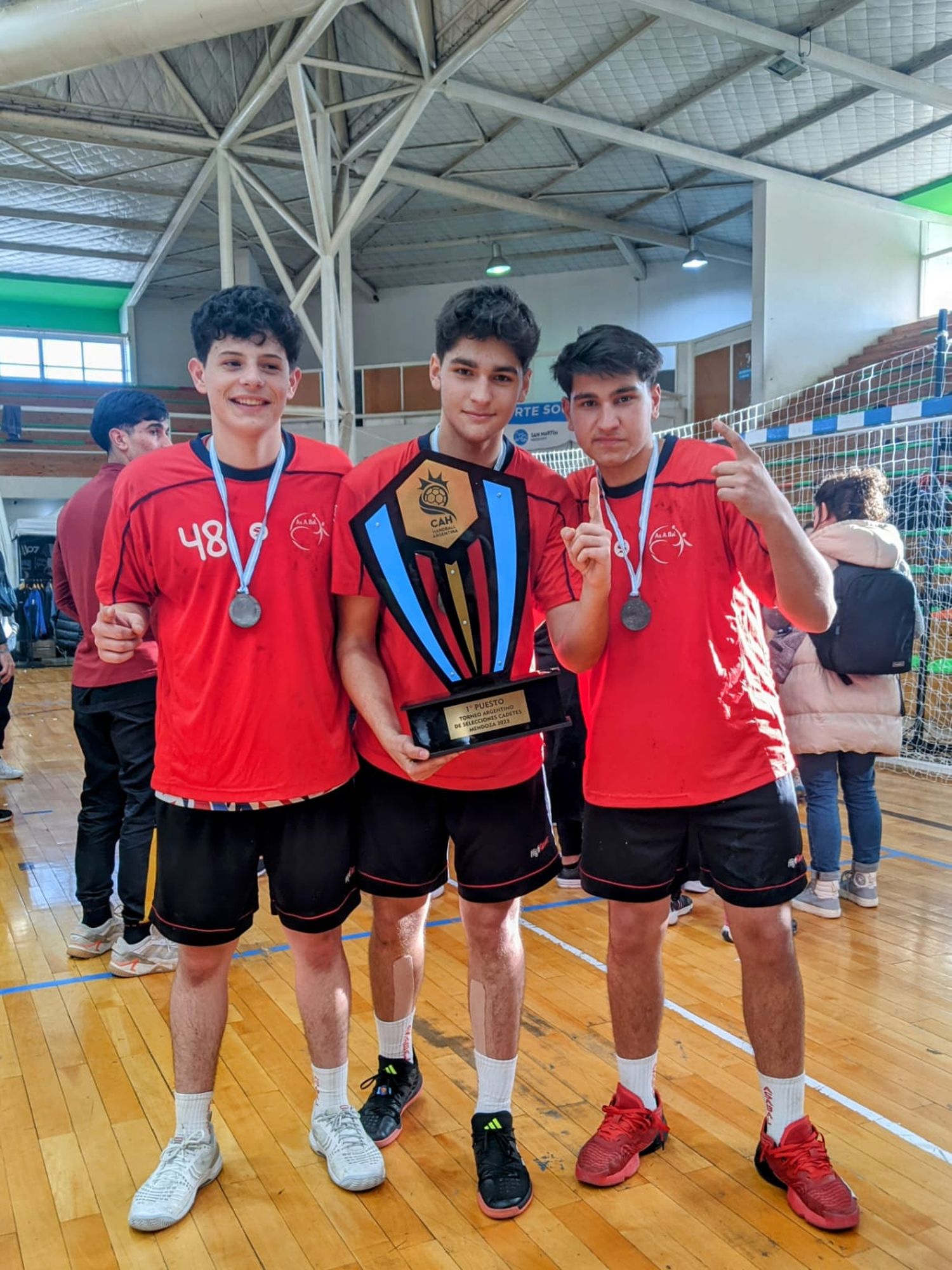 Piñeiro, Almaraz y Walzer son campeones nacionales de cadetes