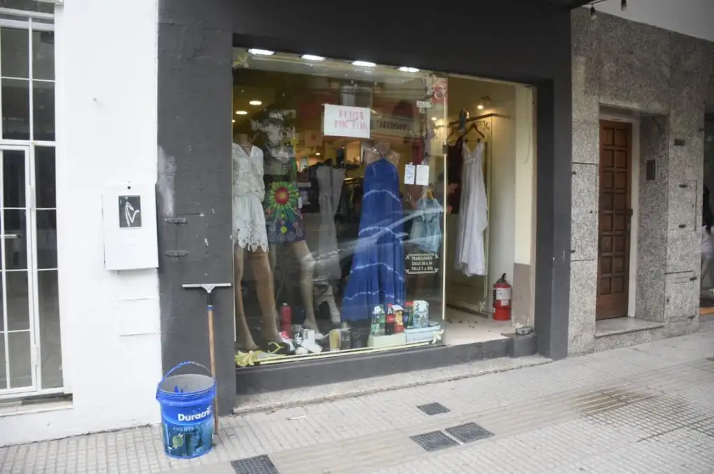 Comercio vandalizado