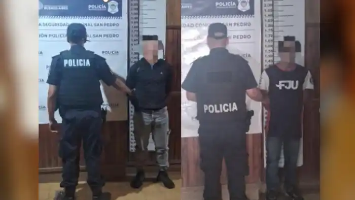 Los hombres fueron interceptados por la policía.