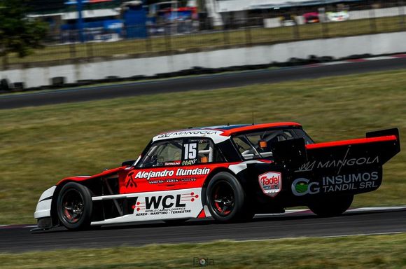 Juan Tartaglino a buen ritmo en el arranque del TC Pistas Mouras