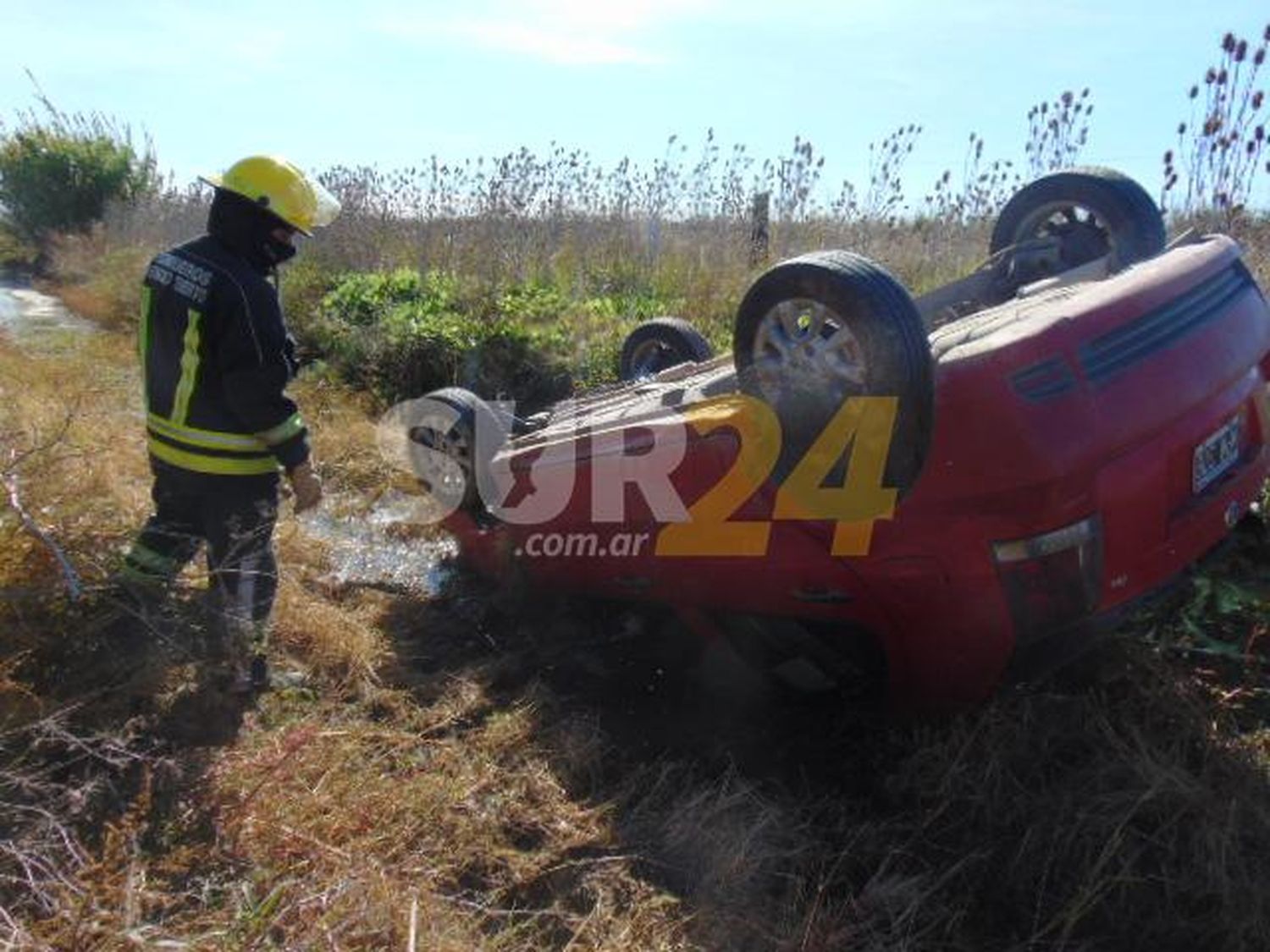 Volcó un auto en la zona rural de Maggiolo 