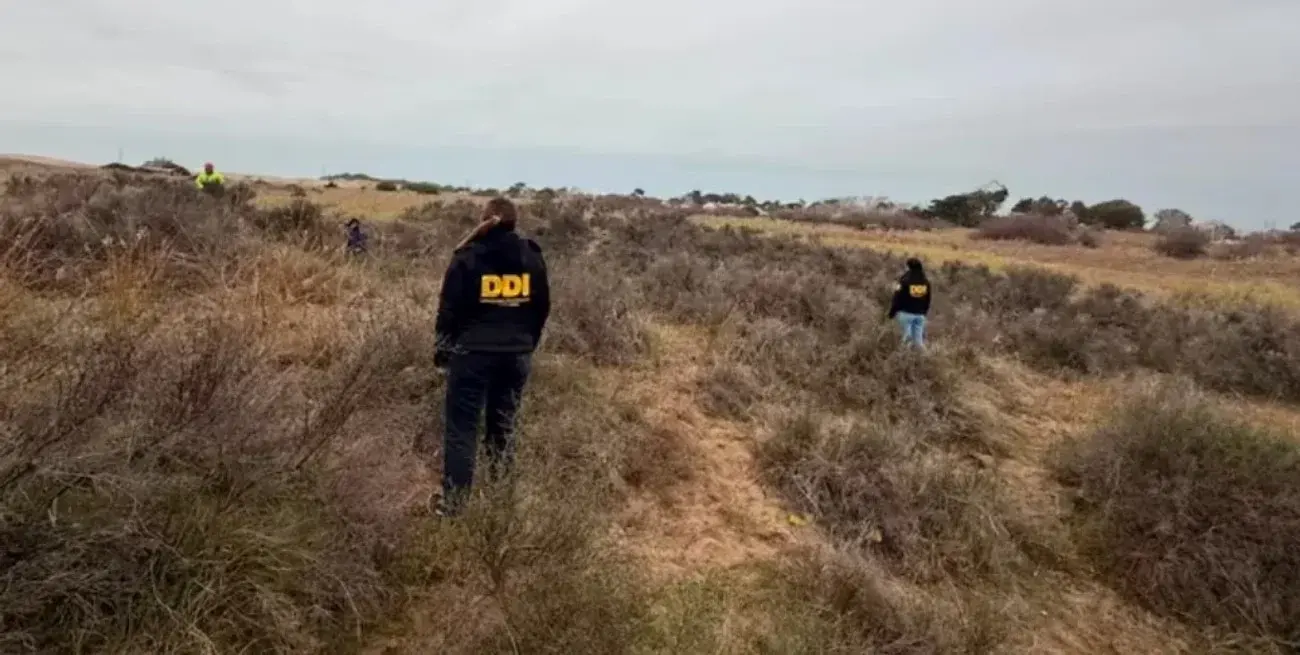 El cuerpo fue encontrado durante un operativo en un médano de Las Toninas.