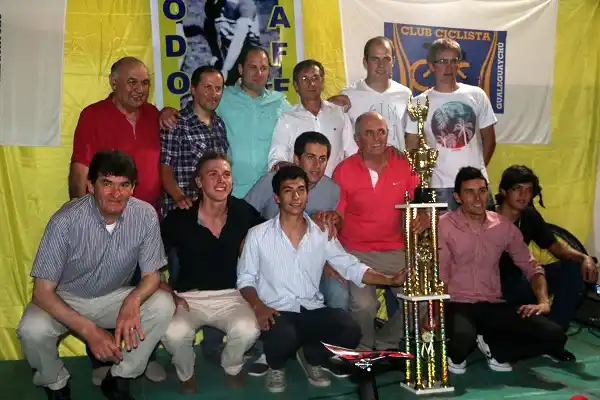 El Club Ciclista Argentino homenajeó a glorias del pedal