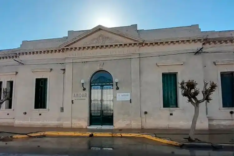 Andar hidrolavó el frente y saltó su arquitectura