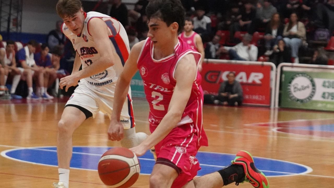 La "flor" y el "albo" arrancan los Playoffs en casa.