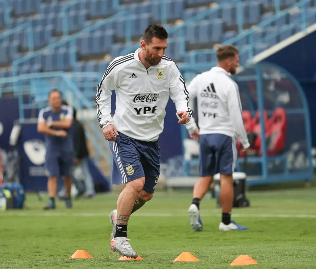 Scaloni completó la lista con jugadores de Boca y River