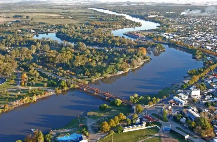 Nuevo Puente: ¡Ya se sabe qué unir con qué!