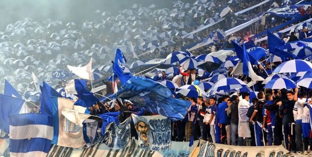 Además de la quita de puntos y la multa, Godoy Cruz deberá disputar sus próximos seis encuentros como local sin la presencia de público.