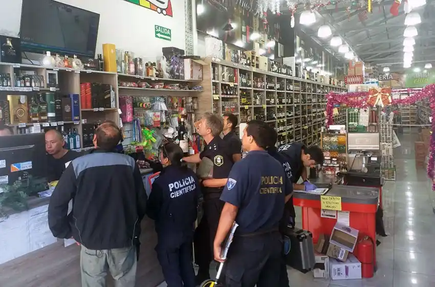 Atacaron un supermercado chino en el barrio San José