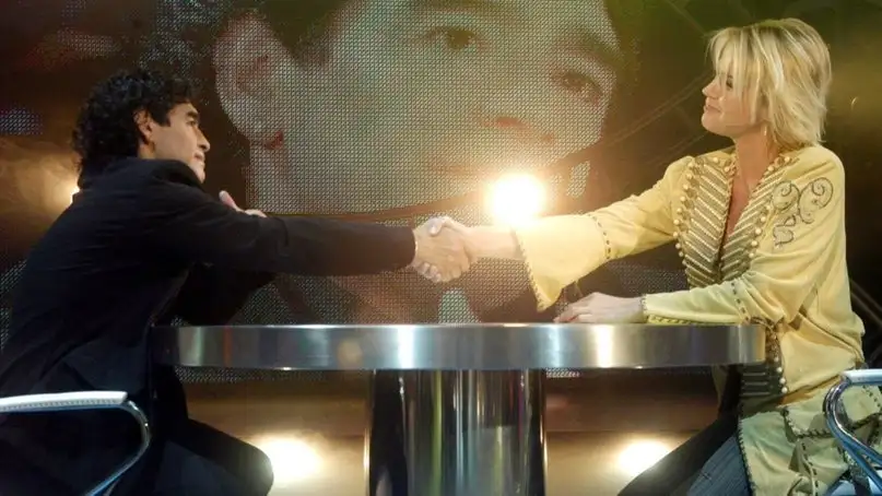 Diego y Xuxa se saludan en "La Noche del Diez".