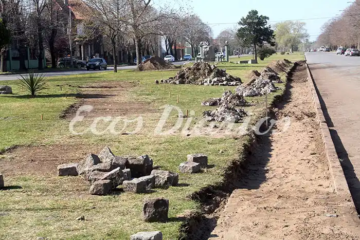 Arman un nuevo paseo con un concepto de paisajismo