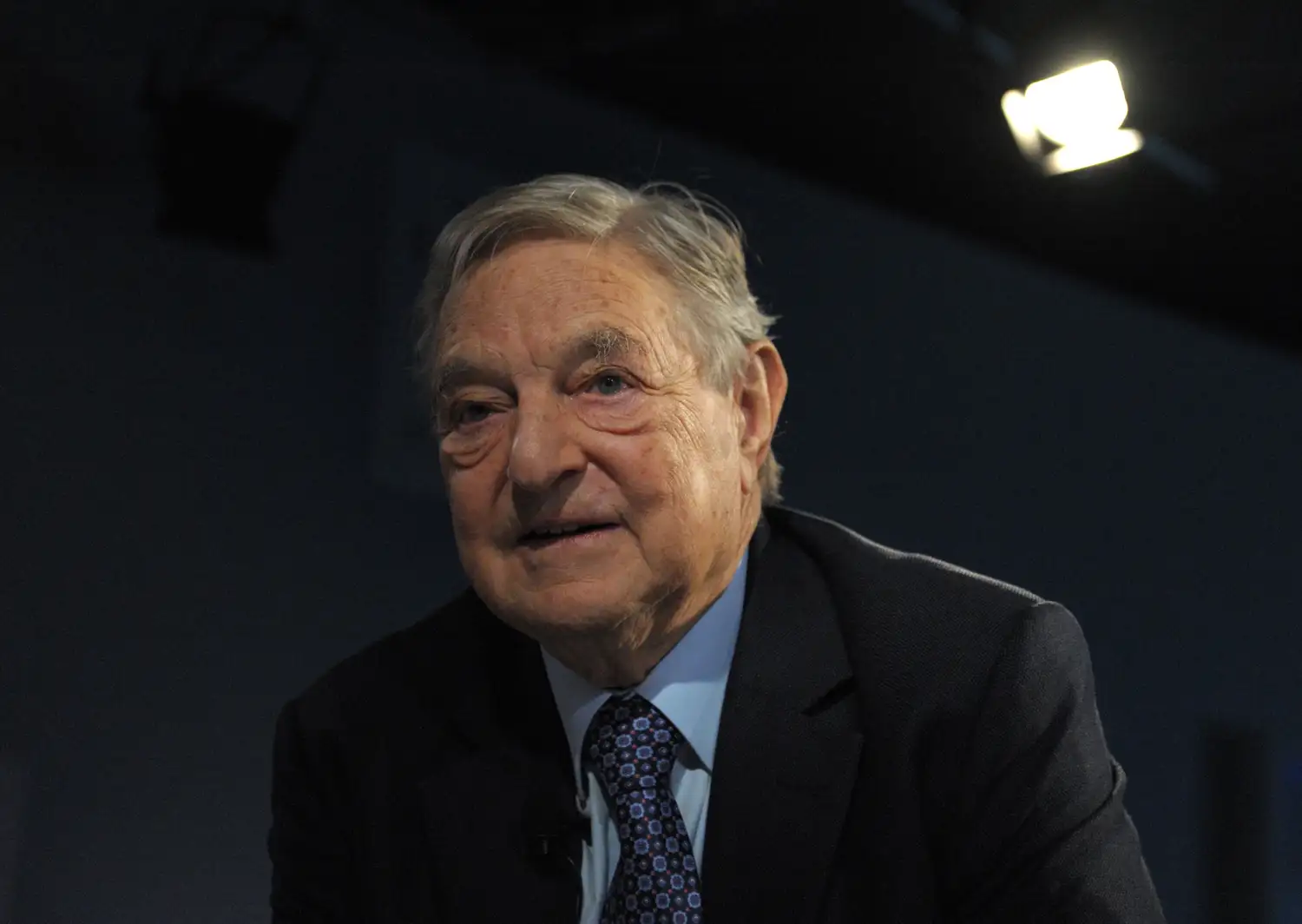 Hallaron explosivos en el buzón de Soros