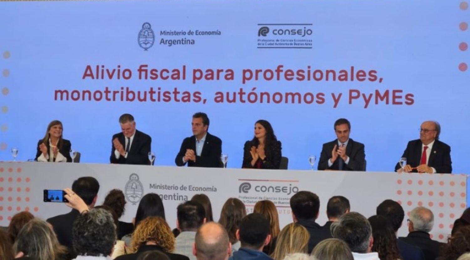 El Gobierno anunció una serie de medidas de alivio fiscal para profesionales, monotributistas, autonómos y pymes