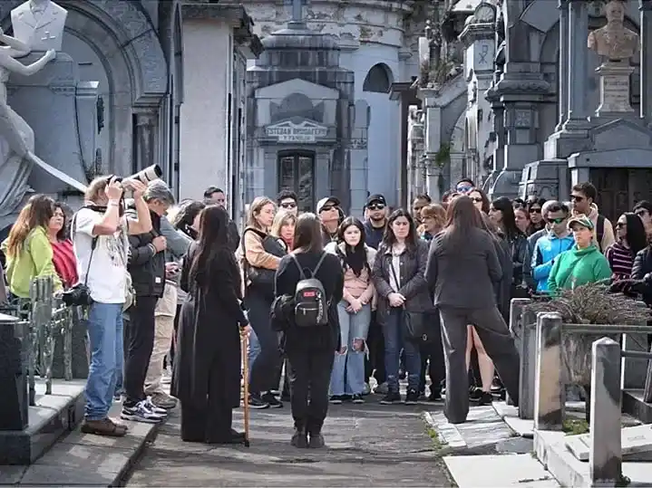 logia flora tristán - 2