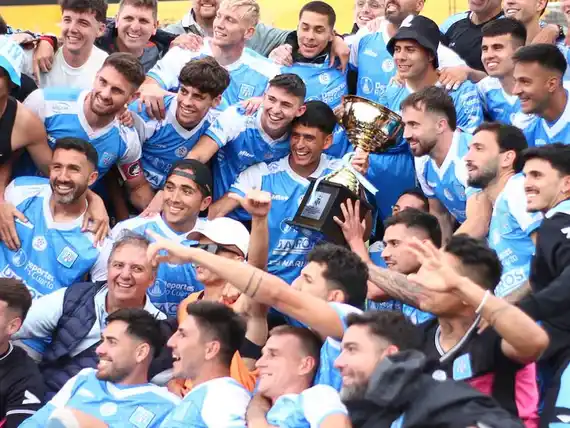 Estudiantes (RC) empató y se quedó con el ascenso a Primera