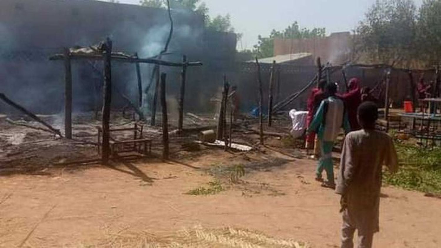 ENTRE 5 Y 6 AÑOS: incendio en una escuela de paja en Níger deja 26 niños muertos y 13 heridos