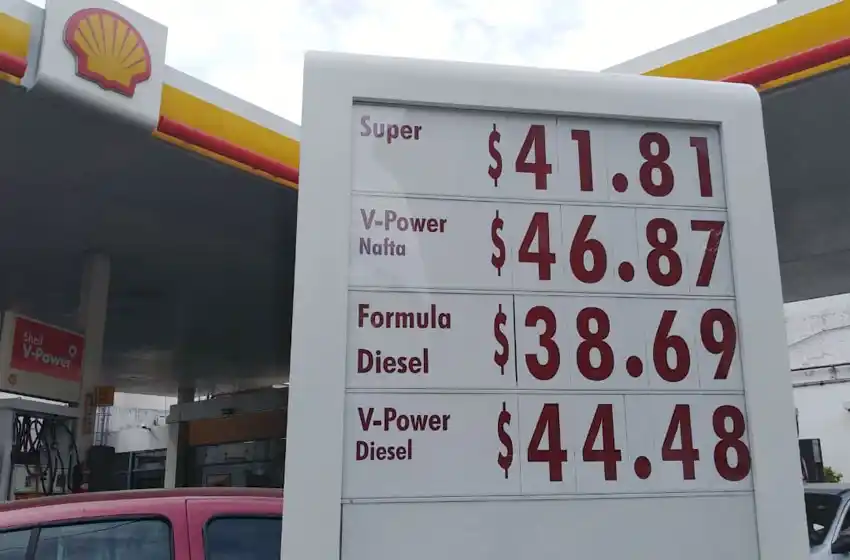Con el nuevo aumento, cuánto cuesta cargar nafta en una estación de servicio rosarina