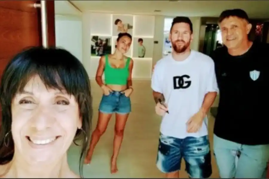 ¡De no creer! No acompañó a su mamá a hacer un trámite y ella le mandó foto con Messi