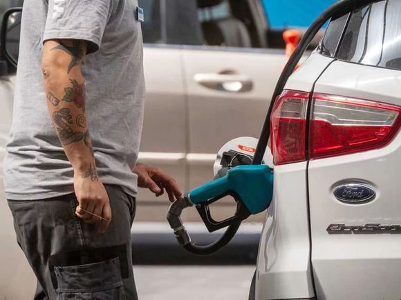 Se viene el autoservicio de combustibles en la Argentina