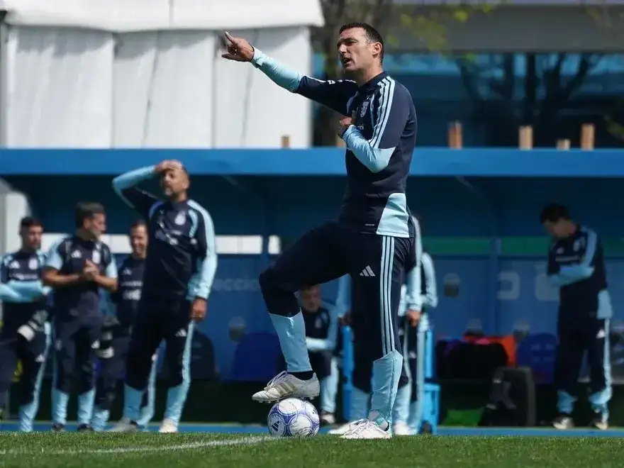 Scaloni probó el primer equipo de la Selección Argentina después del Mundial y la era Messi