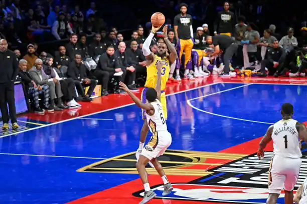 Lakers e Indiana jugarán la final