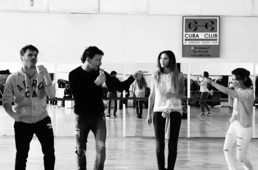 Nico Vazquez, Benjamín Rojas y Agustina Cherri adelantaron el homenaje a Romina Yan