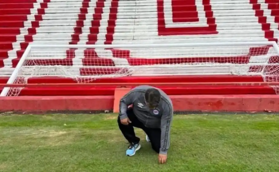 Un hincha de Argentinos compró el arco donde Messi marcó por primera vez con la Selección