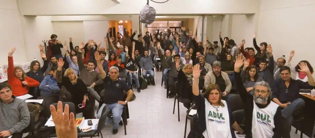 CONADU Histórica resolvió no tomar exámenes finales y tampoco iniciar el segundo cuatrimestre