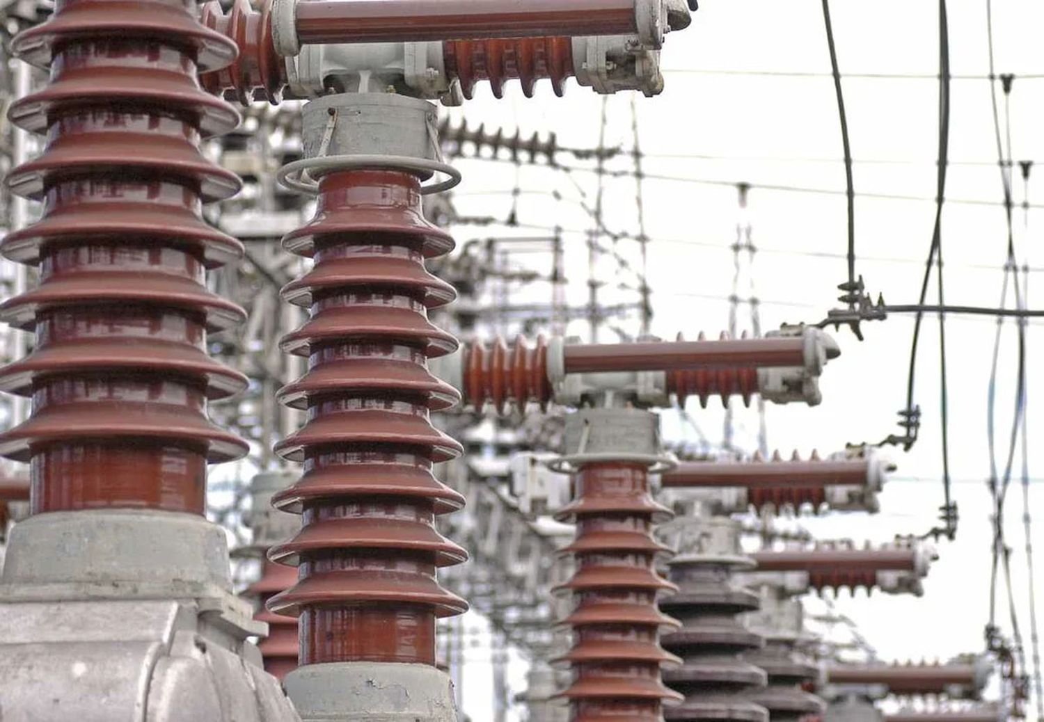 En el primer trimestre se acumuló una deuda multimillonaria con las generadoras de energía