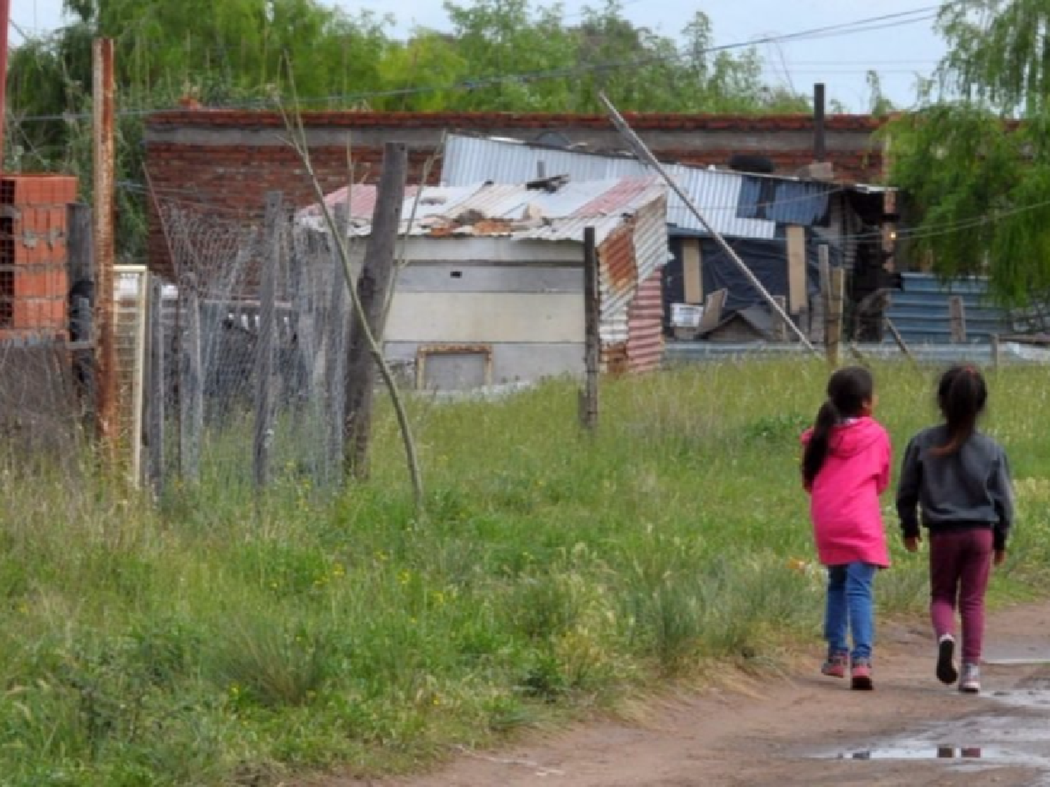  En más de 200 mil hogares se vive en condiciones de hacinamiento crítico 