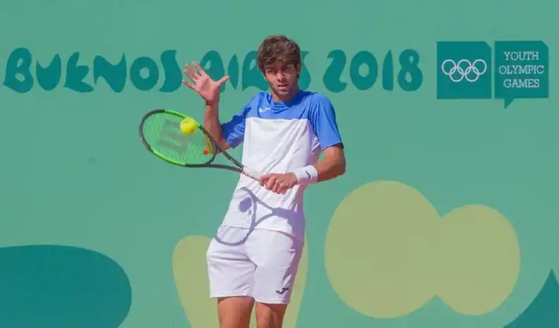 Díaz Acosta se metió en semis dando el batacazo