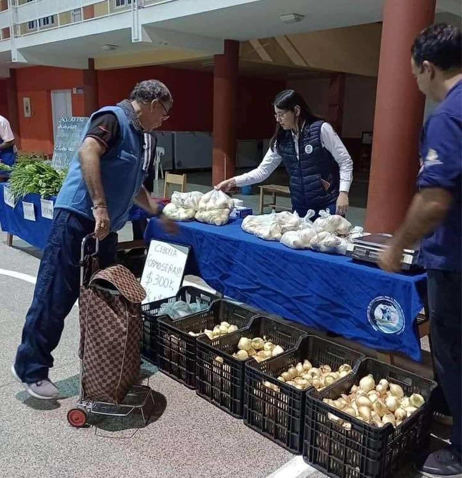 Desde ayer, la feria PAIPPA incluyó entre 
sus productos las cebollas formoseñas