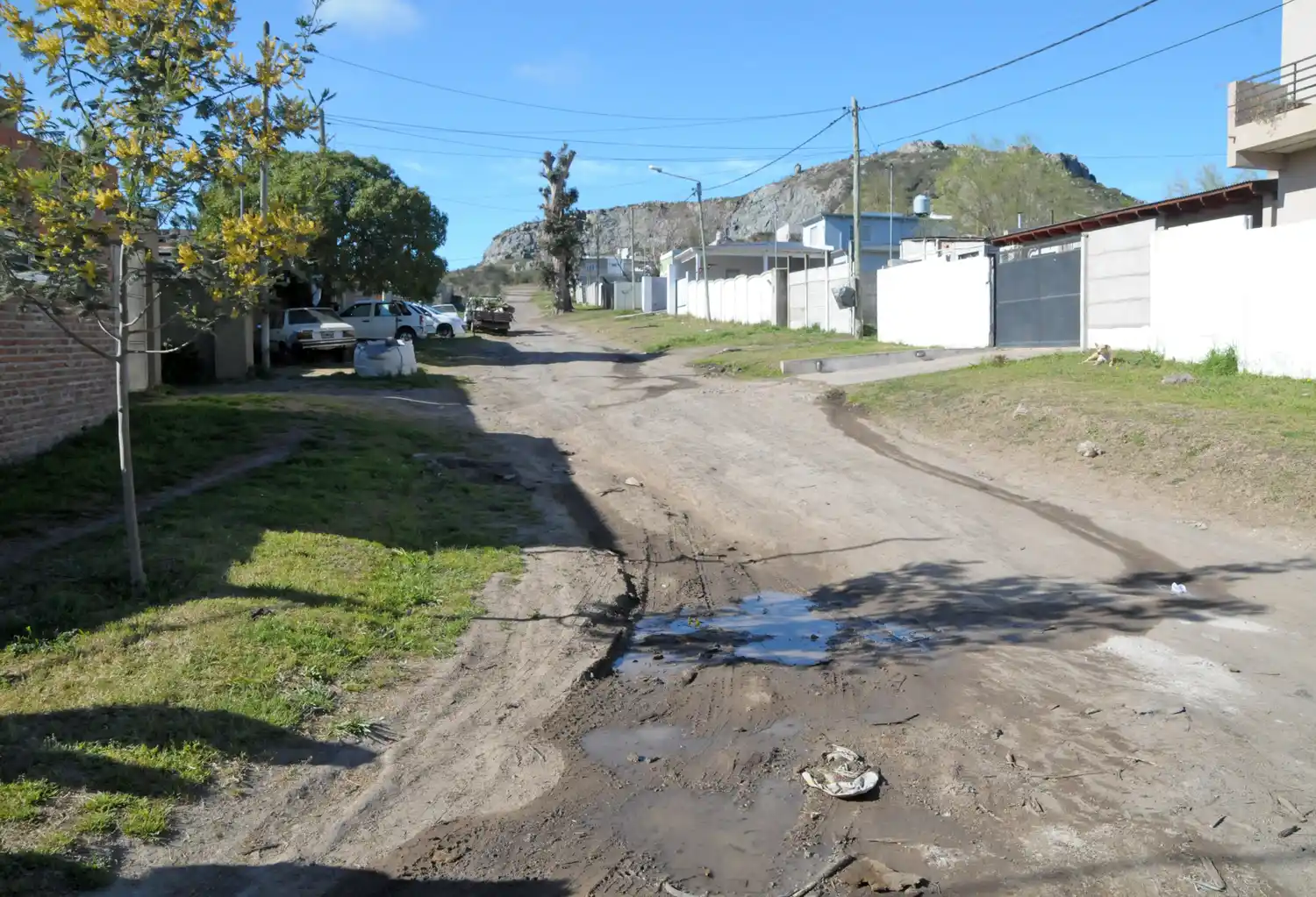 Vecinos de Los Charitos se sienten “discriminados” por el Municipio y exigen obras de urbanización
